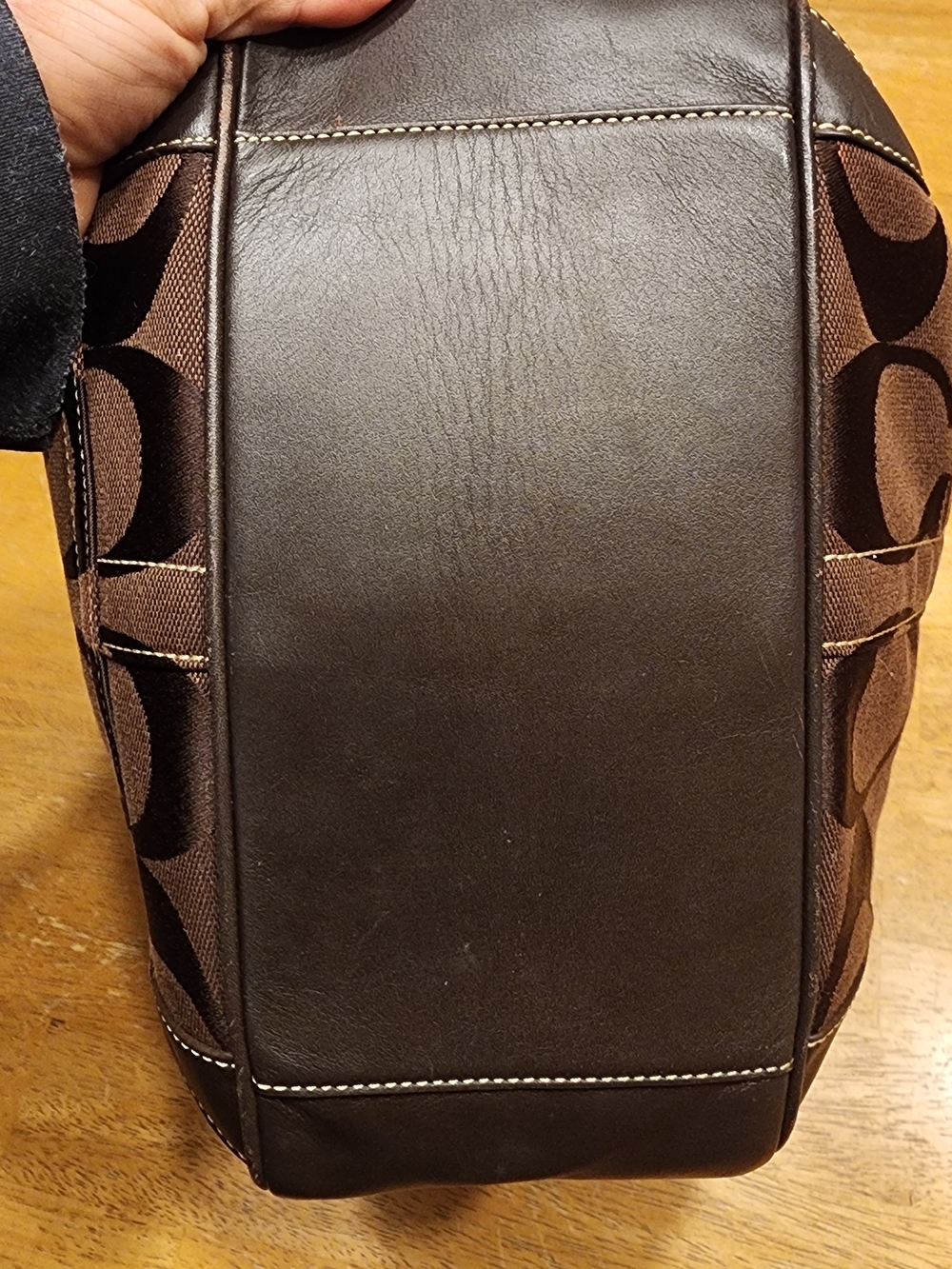 Coach shoulder bag is Signature Ergo Hobo model - Picture 7 of 16